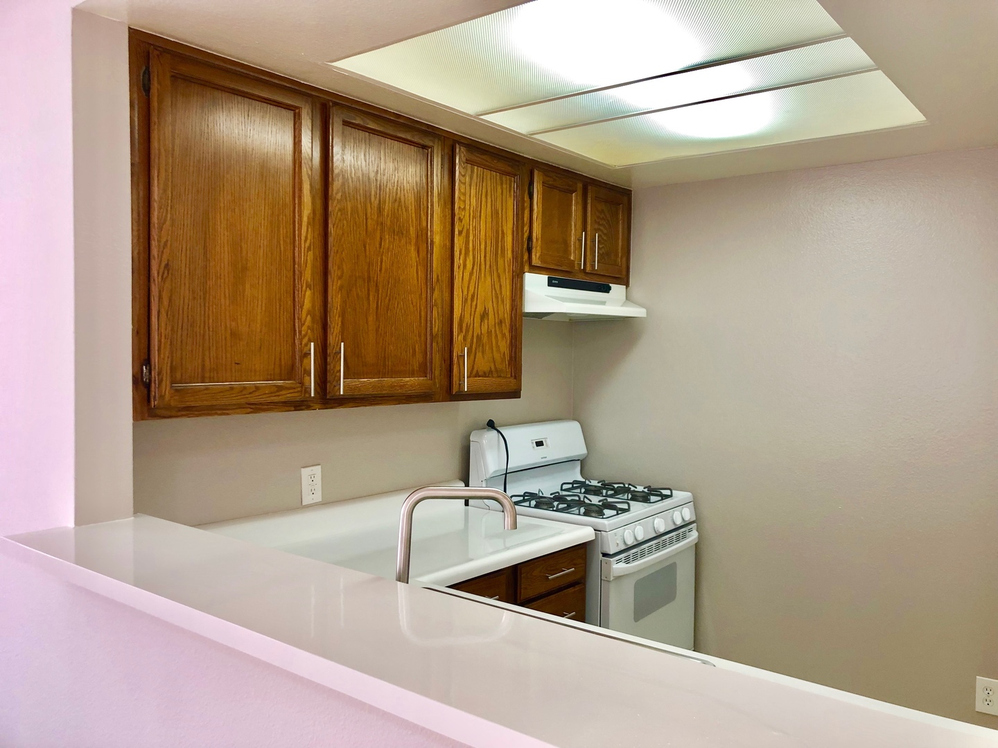 Canoga Park Apartment: 21826 Saticoy Street