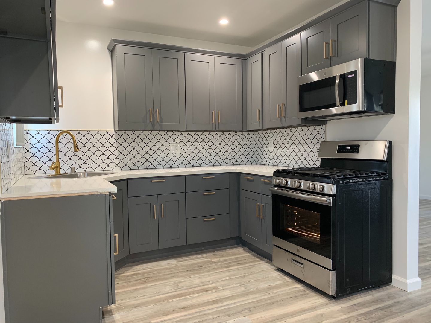 El Segundo Apartment: 440 W. Imperial