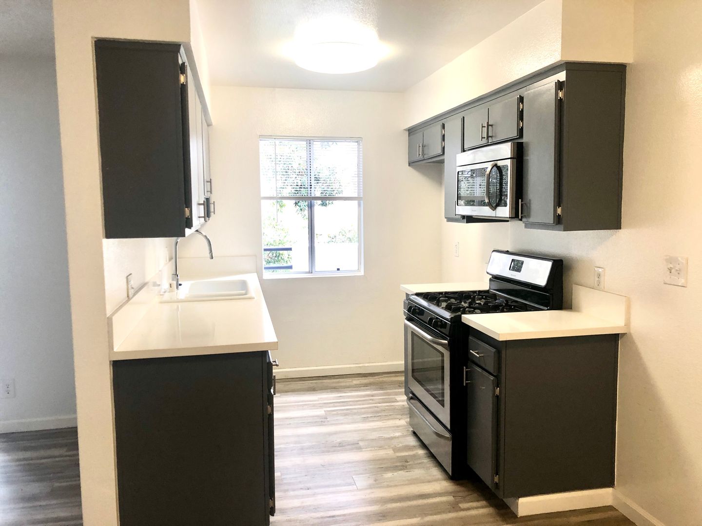 Canoga Park Apartment: 7037 Alabama Avenue