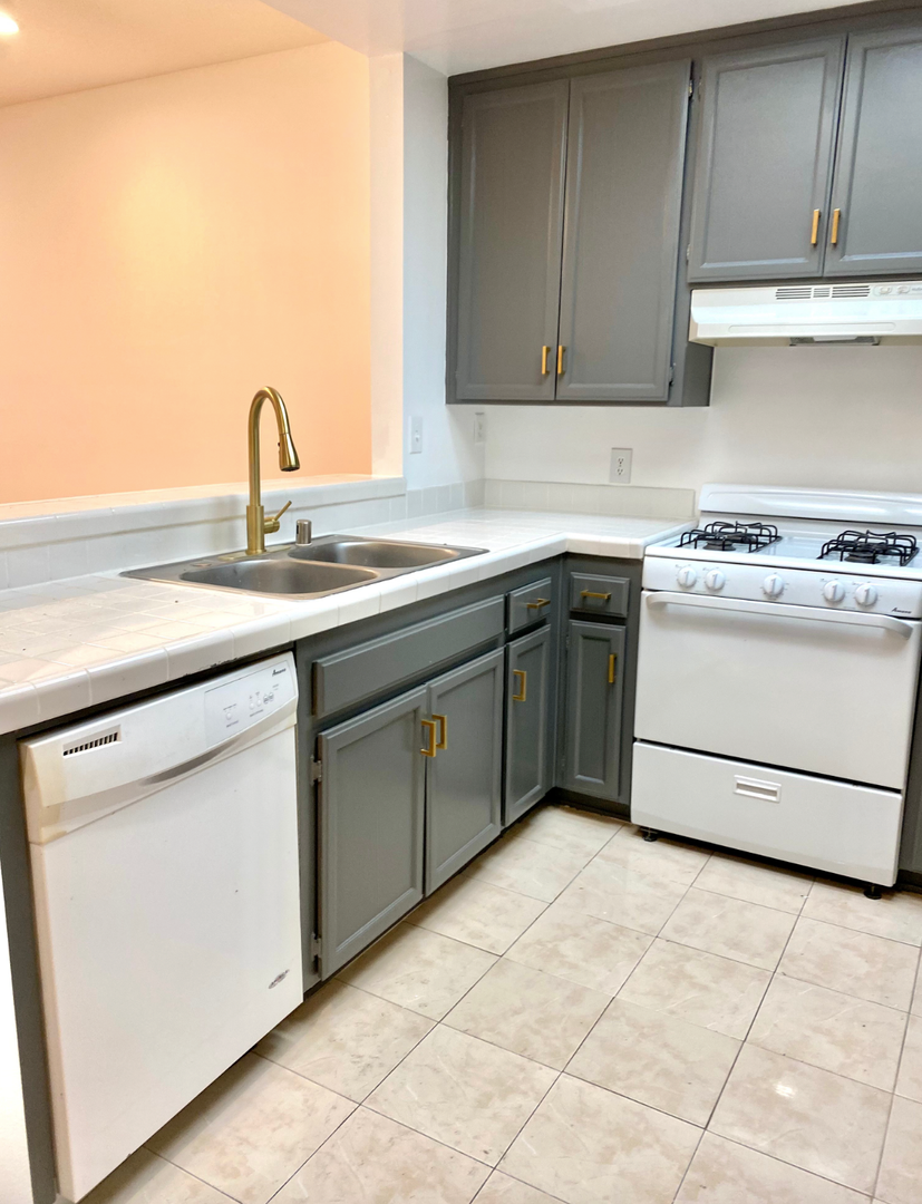 Mission Hills Apartment: 9919 Sepulveda