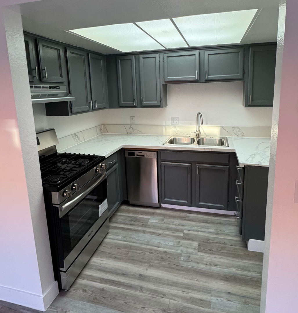 Canoga Park Apartment: 21826 Saticoy Street