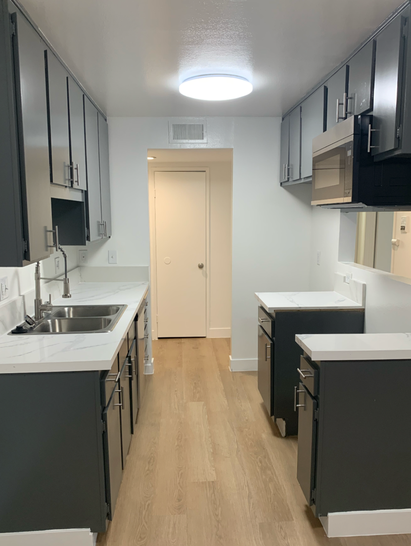 Canoga Park Apartment: 7037 Alabama Avenue