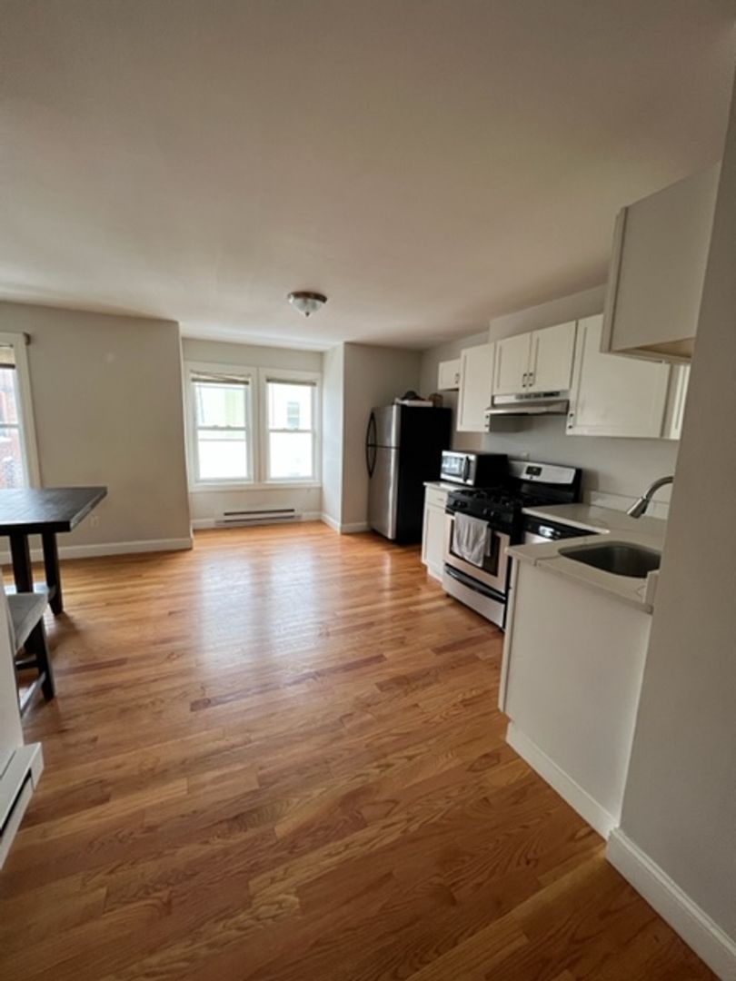 East Boston Apartment: 67 Marion St