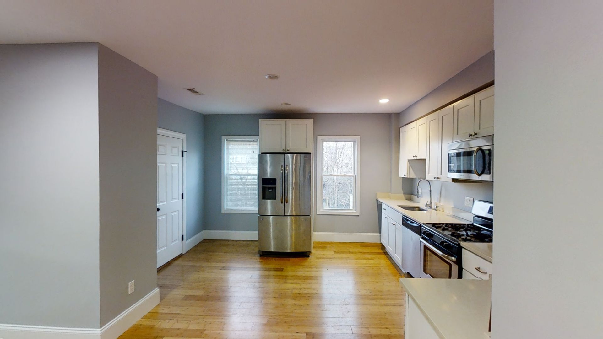 East Boston Apartment: 722 Saratoga St