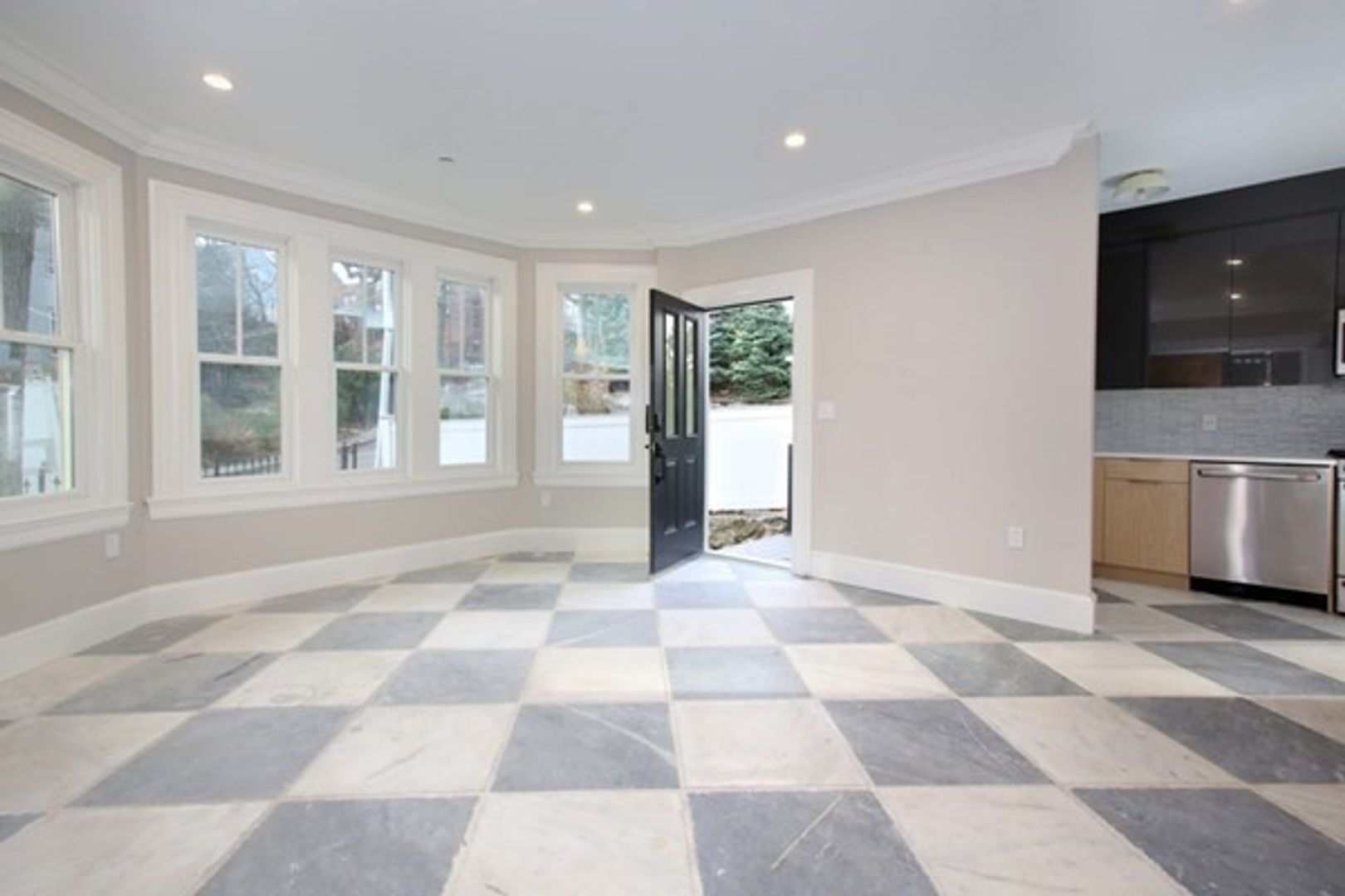 Brookline Apartment: 15 Lanark Rd