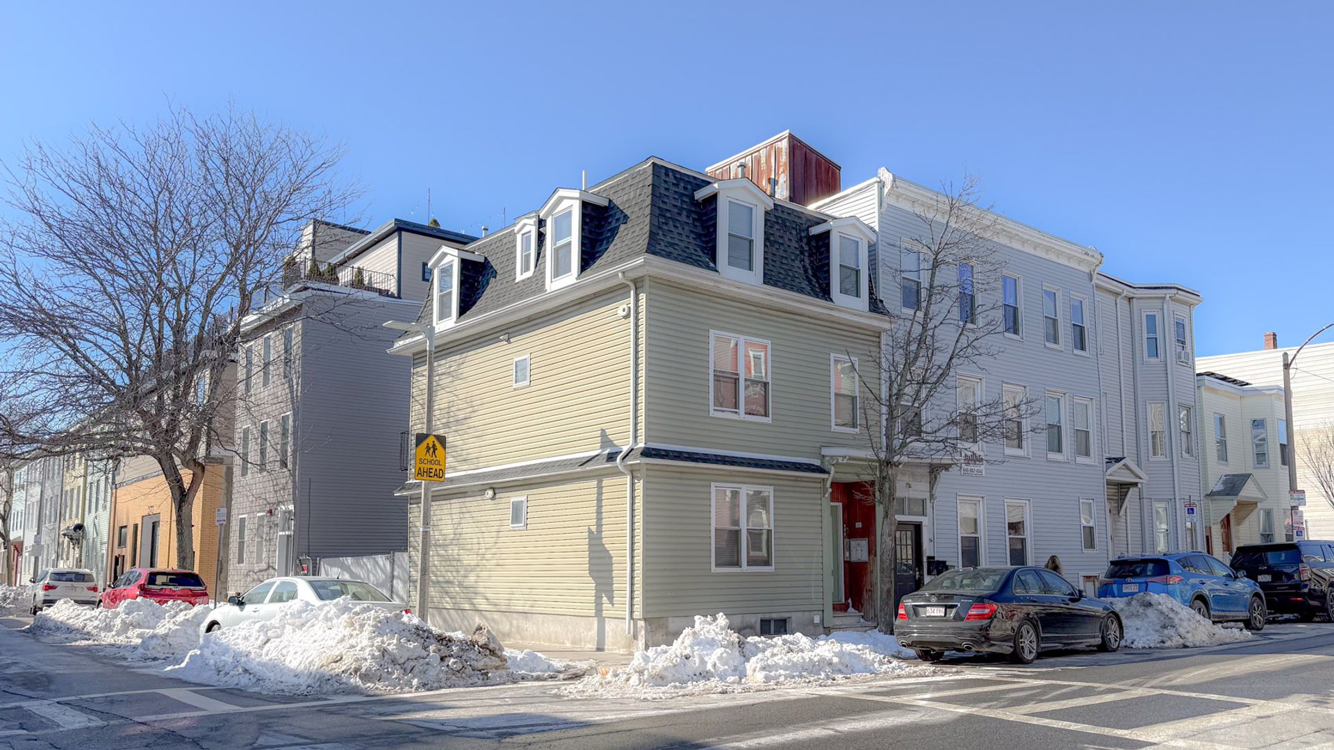 East Boston Apartment: 52 Brooks St