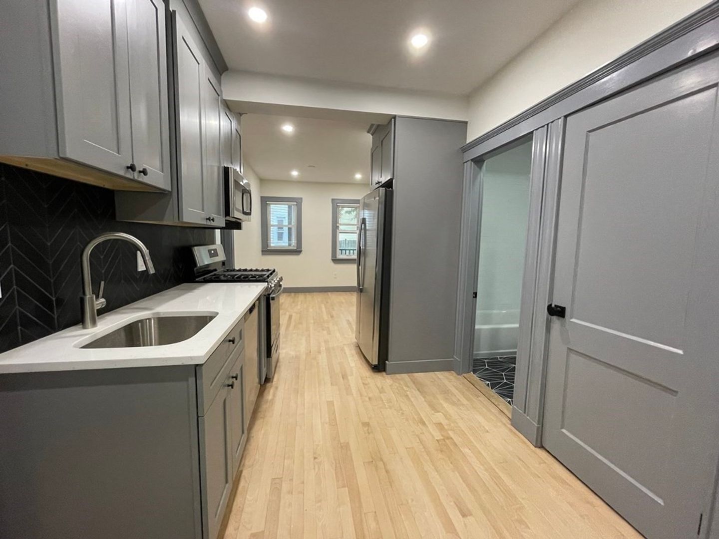Allston Apartment: 41 Long Ave