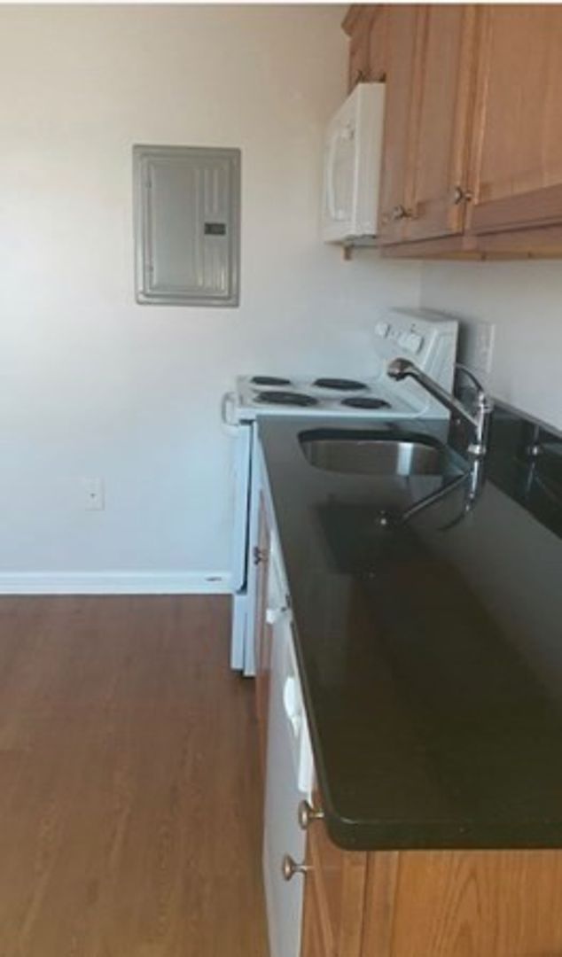 Malden Apartment: 2 Granite St