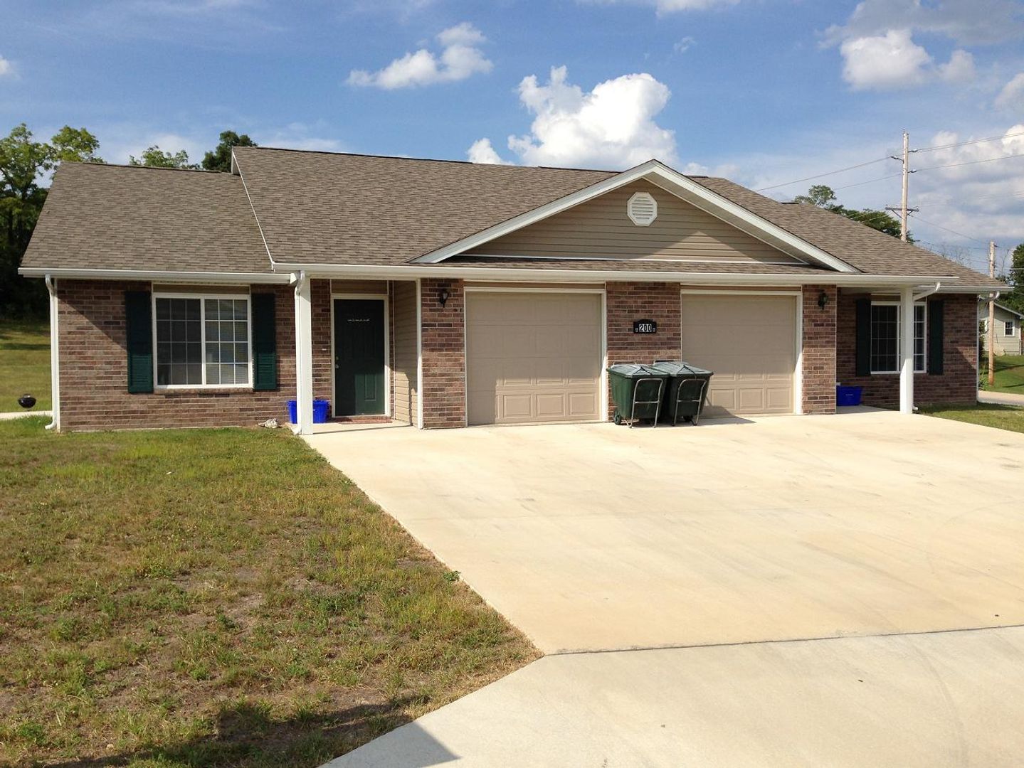 Rolla Apartment: 200 W Christy Dr