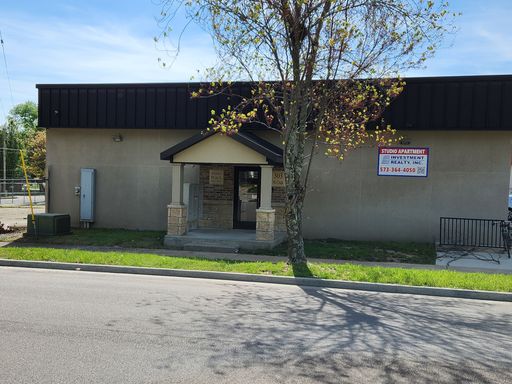property 303 N Oak  4