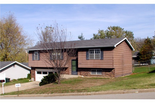 Rolla House: 1516 Scenic Dr