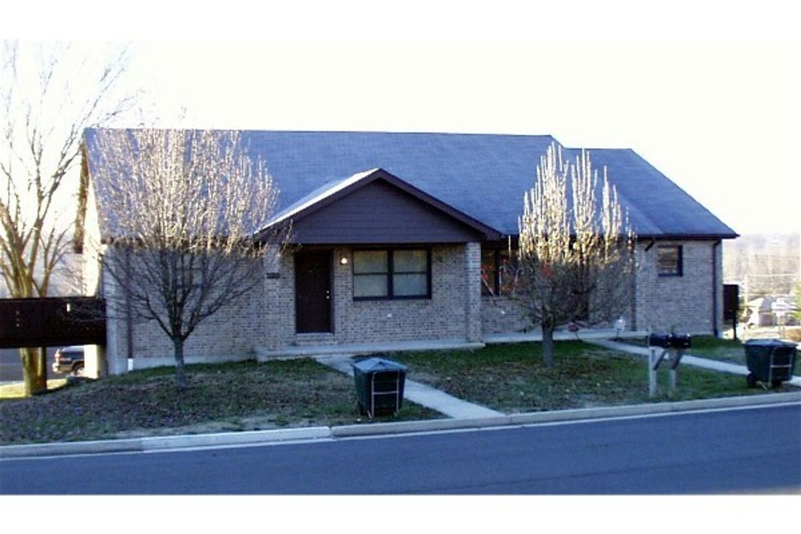 Rolla Apartment: 1407-1409 Commercial Dr