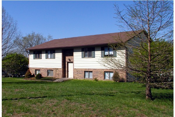 Rolla Apartment: 11960 Meadowview Ln