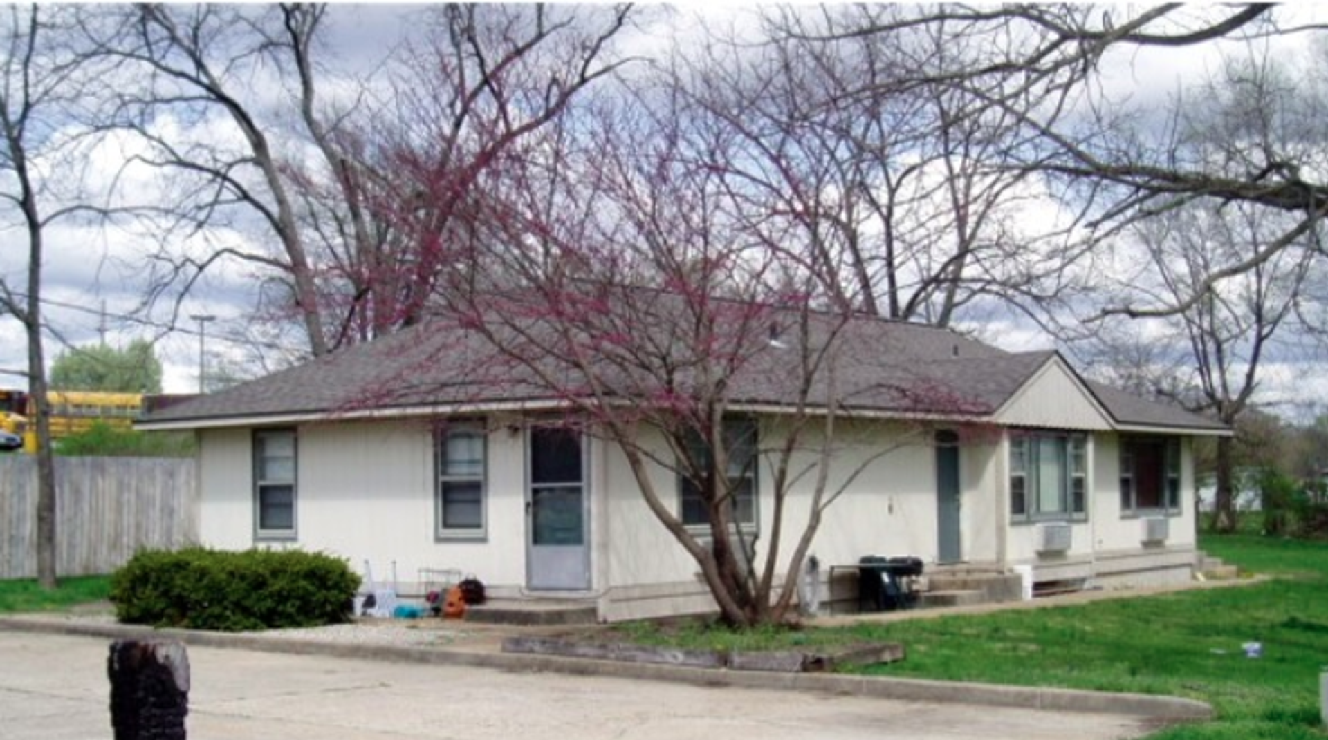 Rolla Apartment: 111 N Walker Ave