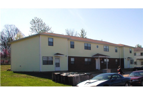 Rolla Apartment: 610 Dover Dr