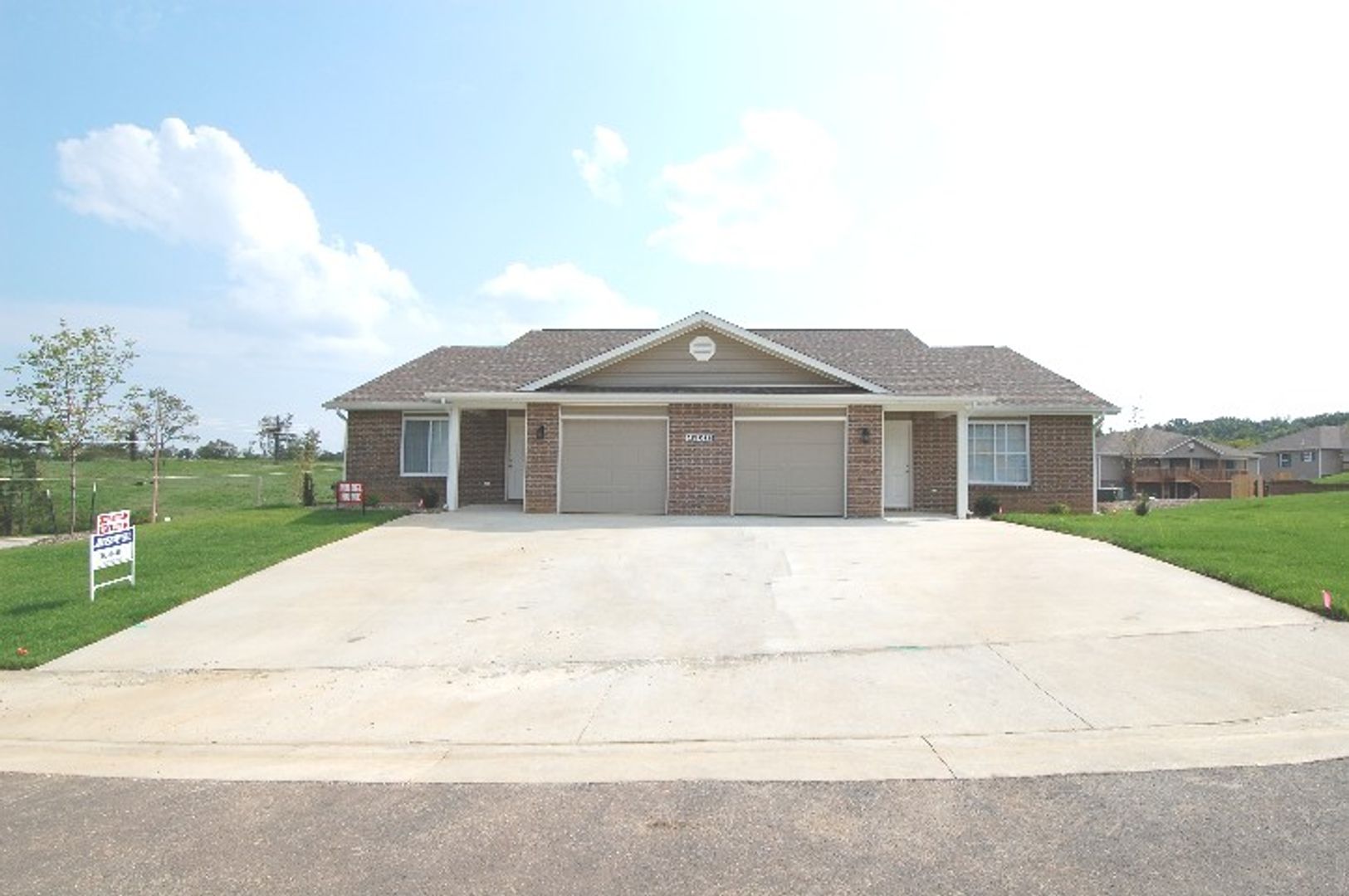 Rolla Apartment: 301 W Christy Dr