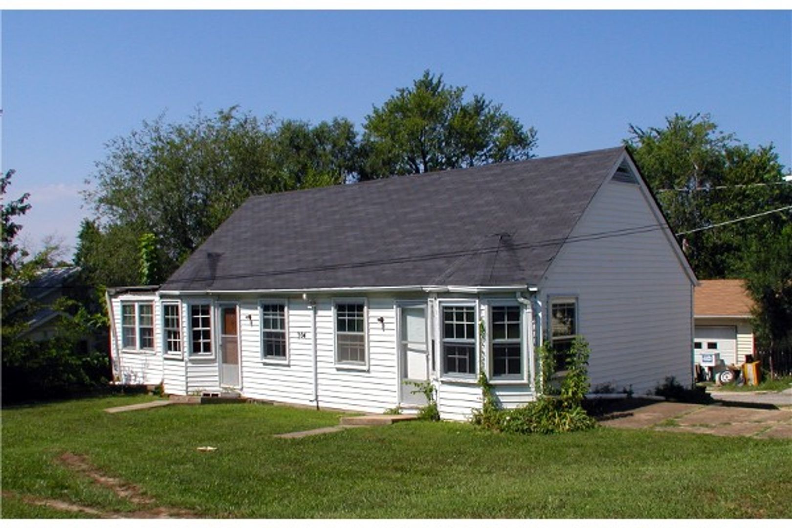 Rolla Apartment: 304 E 19th St