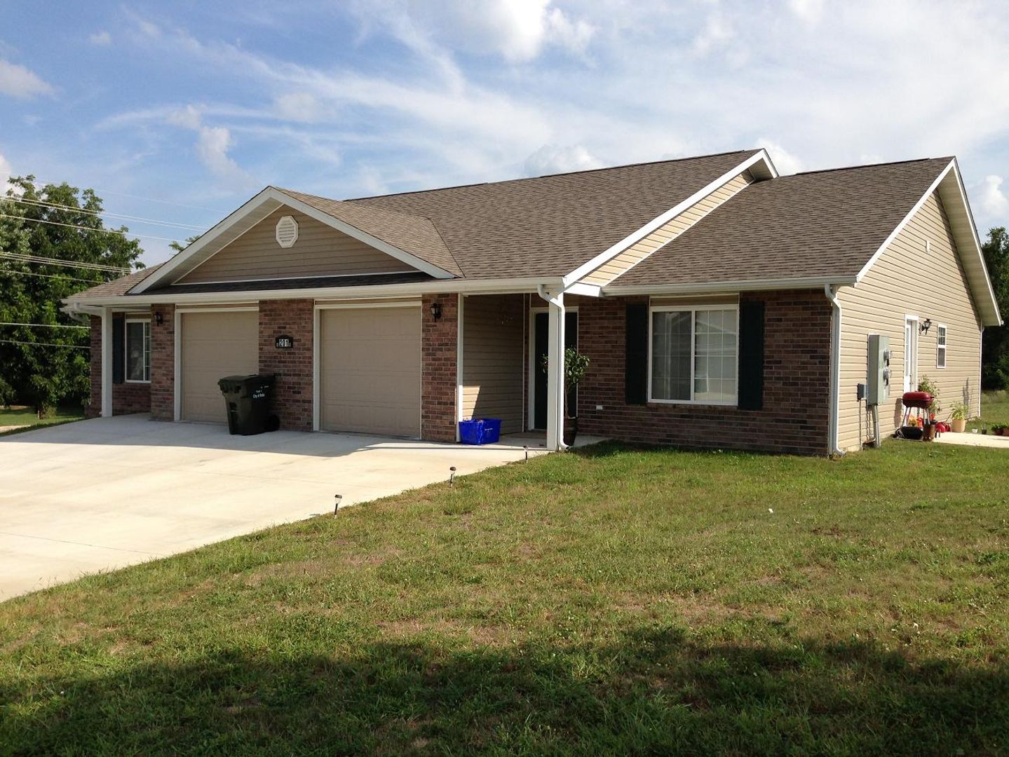Rolla Apartment: 201 W. Christy Dr.