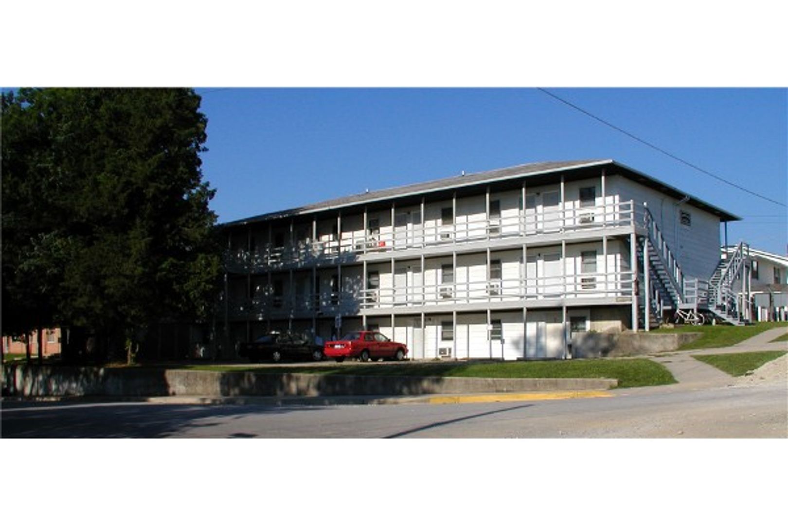 Rolla Apartment: 100 E 14th St