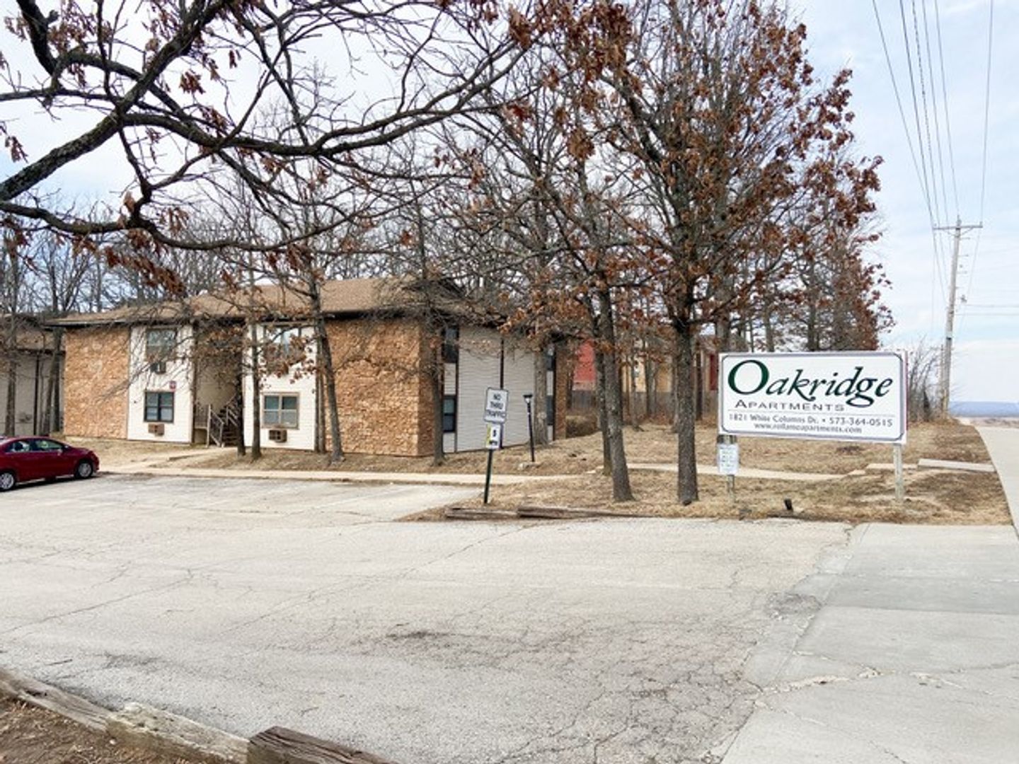 Rolla Apartment: 1821 White Columns Dr