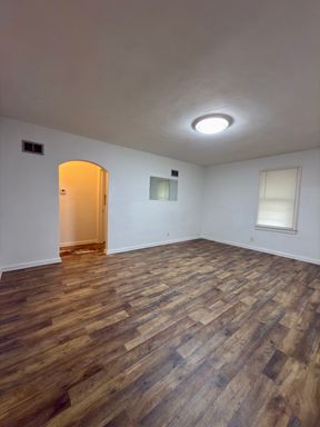 property 1602 N Cedar St