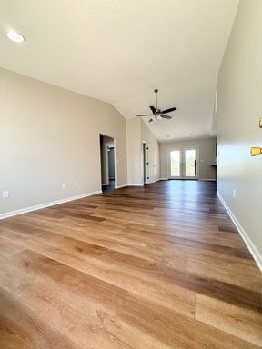 property 1704 Ashwood Drive