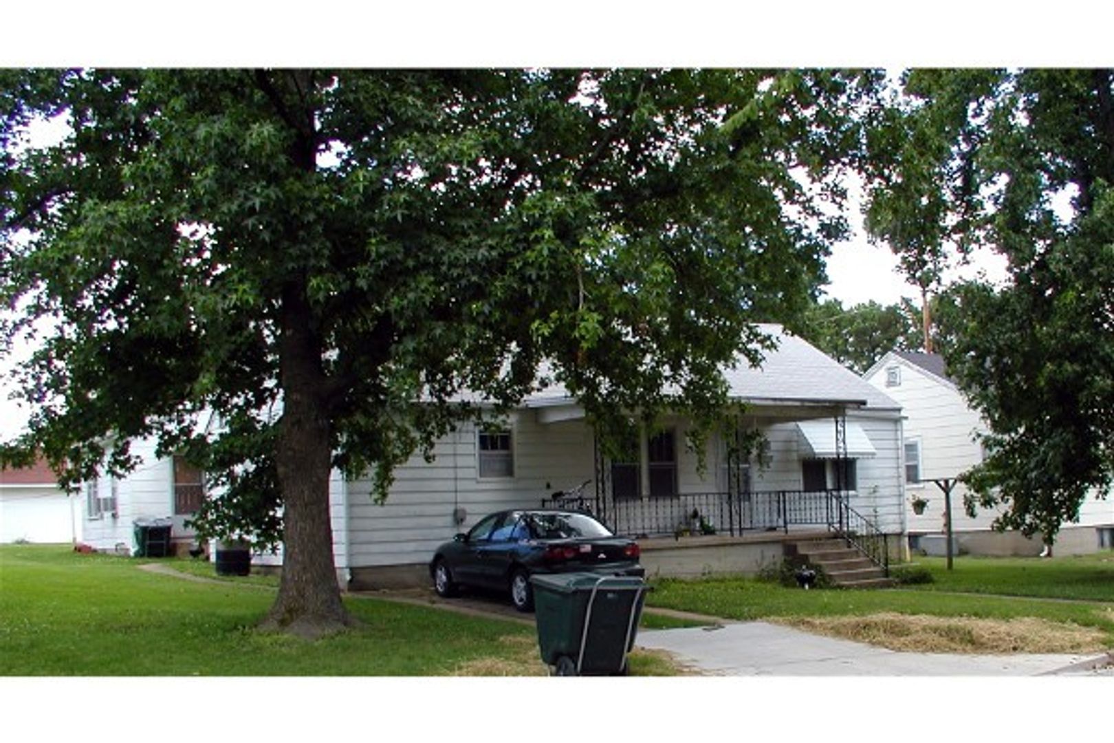 property 1602 N Cedar St