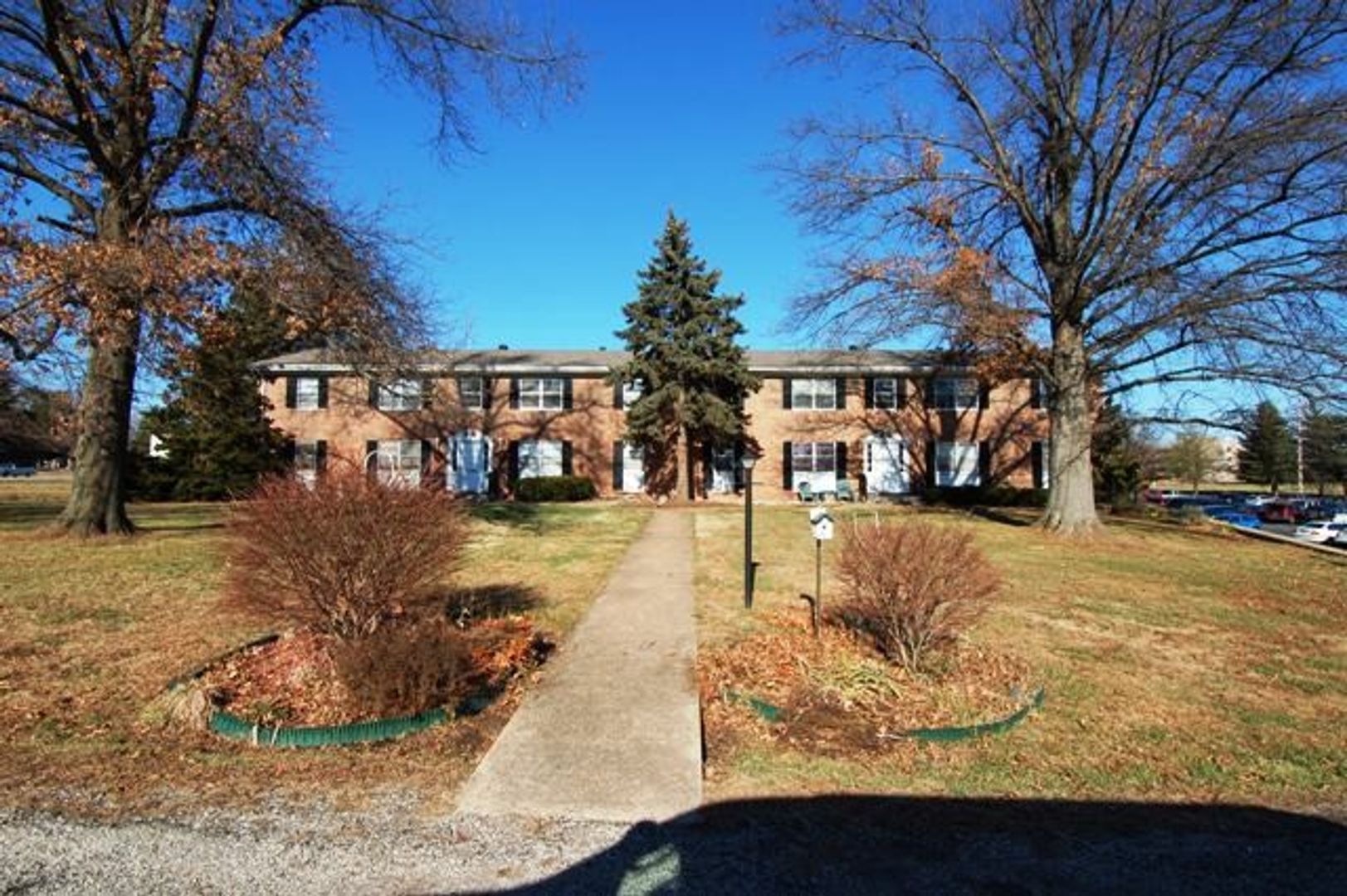 Rolla Apartment: 1206 W 9th St