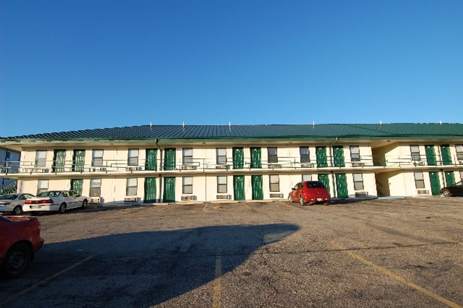 Rolla Apartment: 1691 Martin Springs Dr