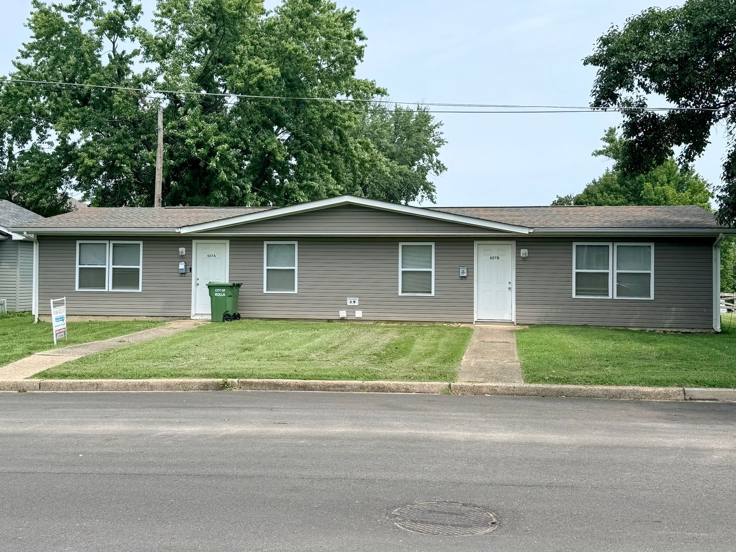 Rolla Apartment: 607 E 14th St