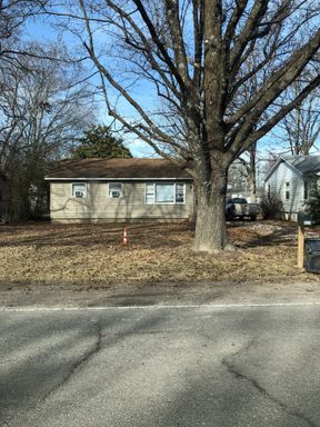 property 525 E James Blvd