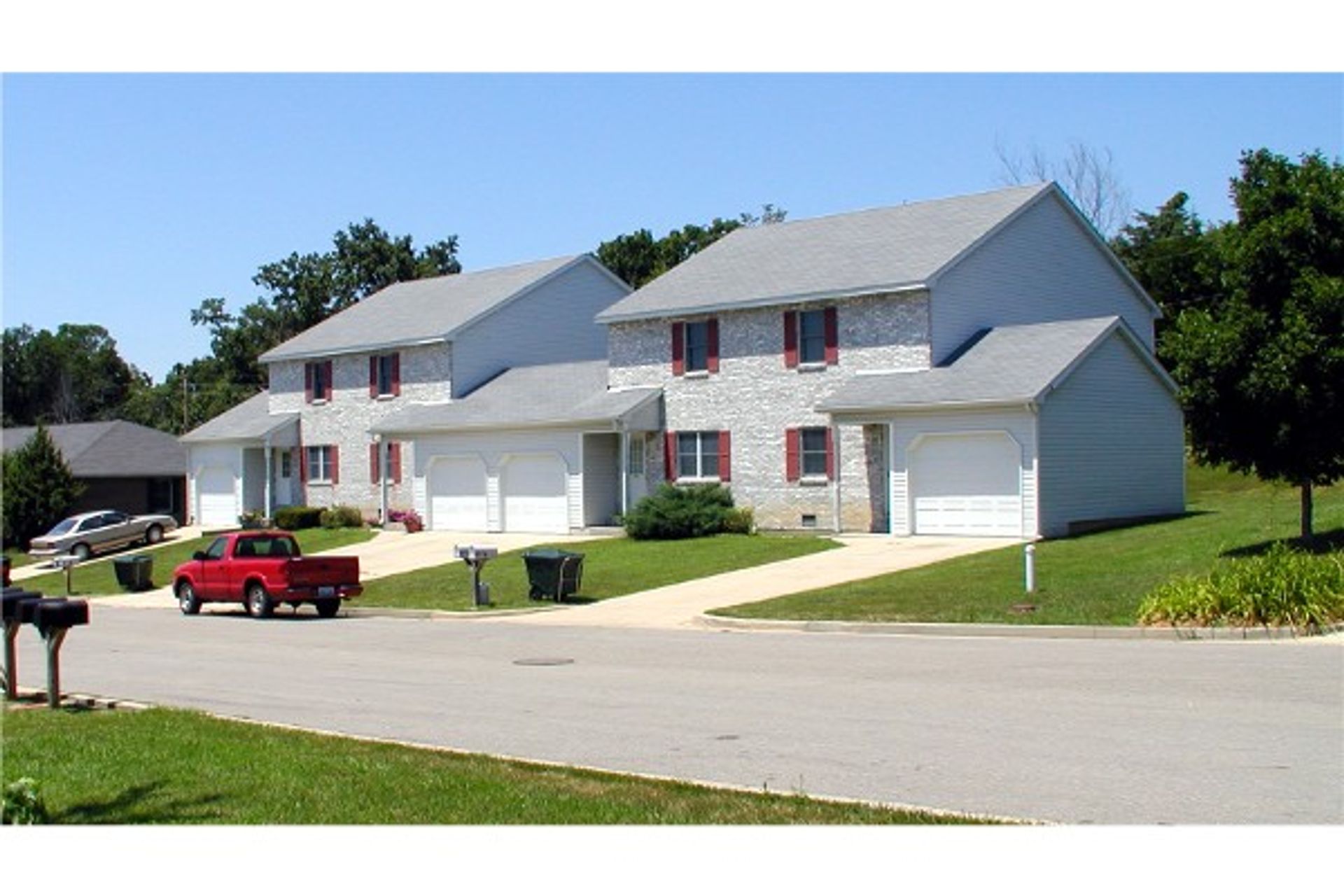 Rolla Apartment: 1817-1823 Ashwood Dr