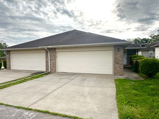 property 5590-5592 N. Brown Ln
