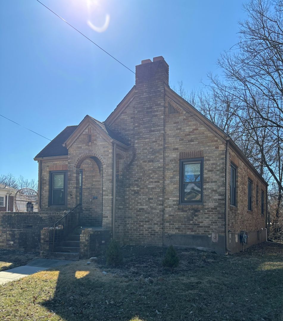 property 1110 E. Loren St.