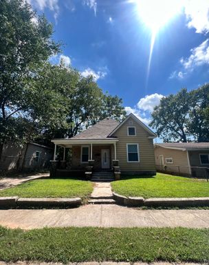 property 940 W Brower