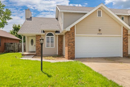 property 3749 N. Pickwick Ave.