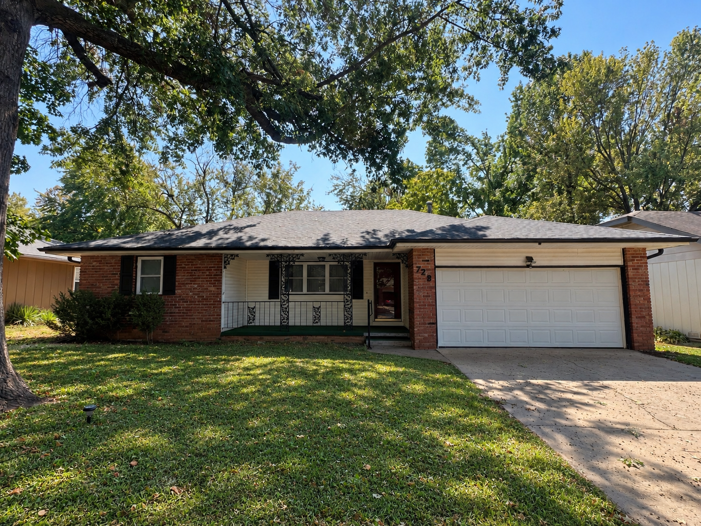 Springfield House: 728 E Cambridge St