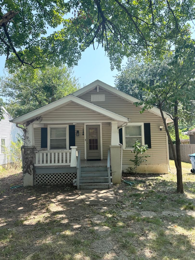 Springfield House: 1048 S Jefferson Ave