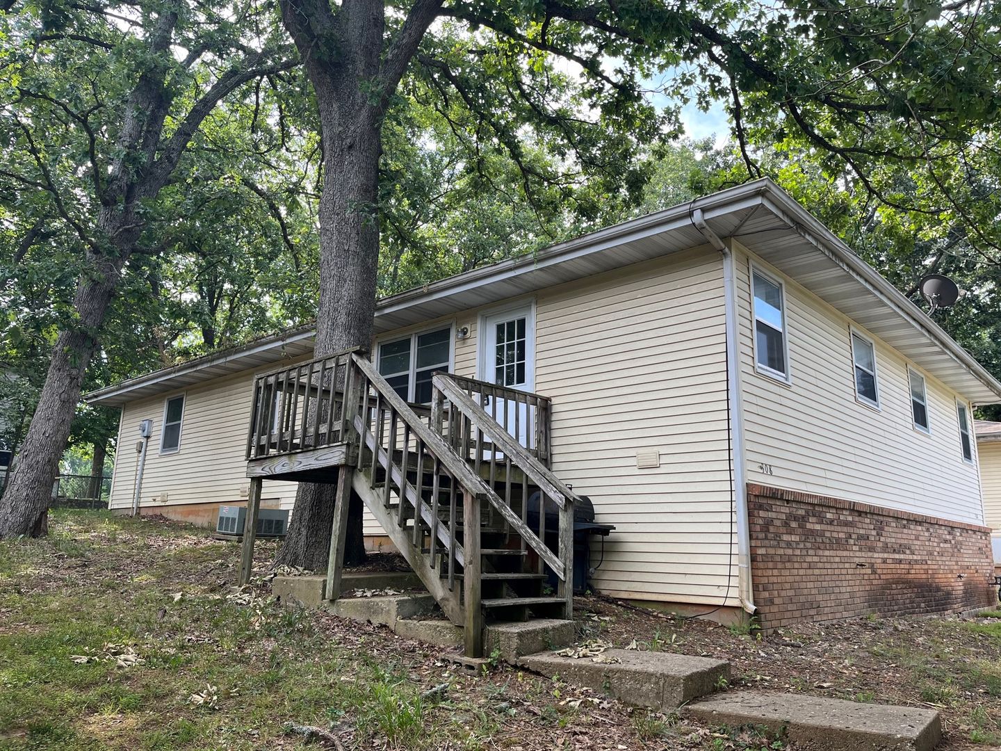 property 308-310 S. 9th Ave.