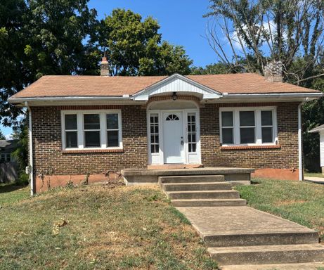 property 1105 E. Loren St.