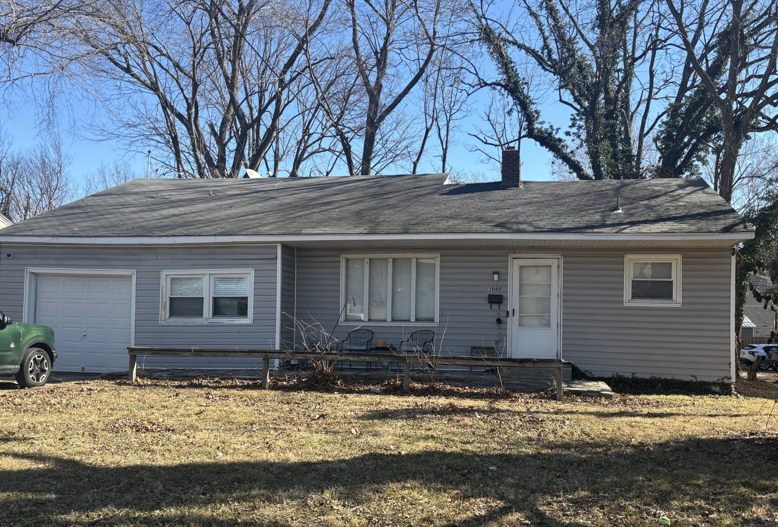 Springfield House: 1060 S. Florence Ave.