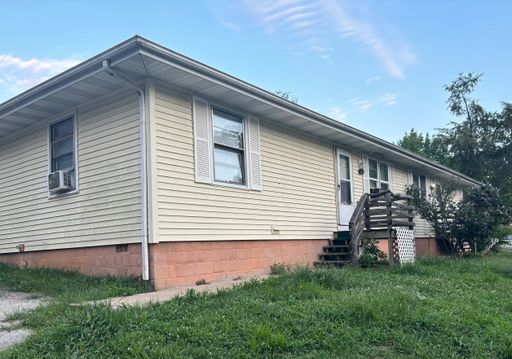 property 414-416 S 8th Ave.