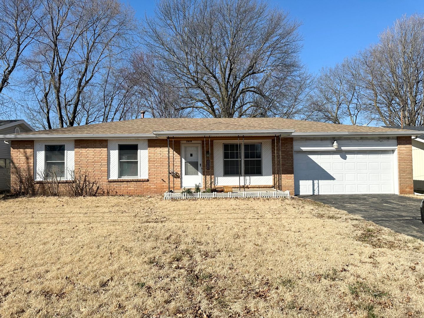 Springfield House: 2839 S Dayton Ave