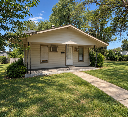 property 721 W Della St.