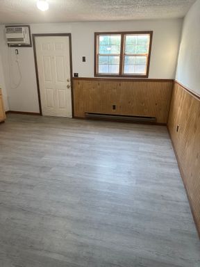 property 321 W Walnut St