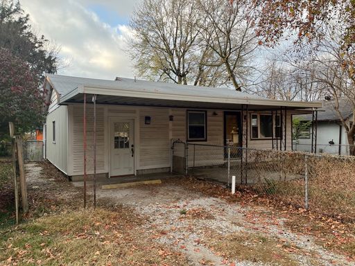 property 1653 N Hayes Ave