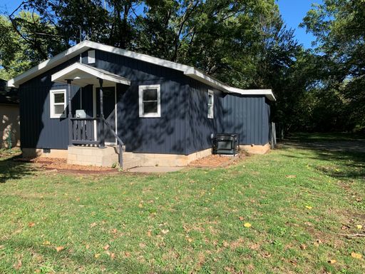 property 1702 N Drury Ave