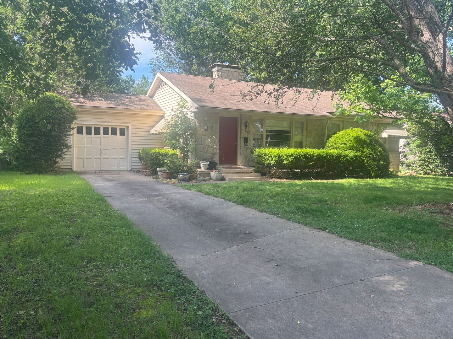property 1109 E. Linwood Dr.