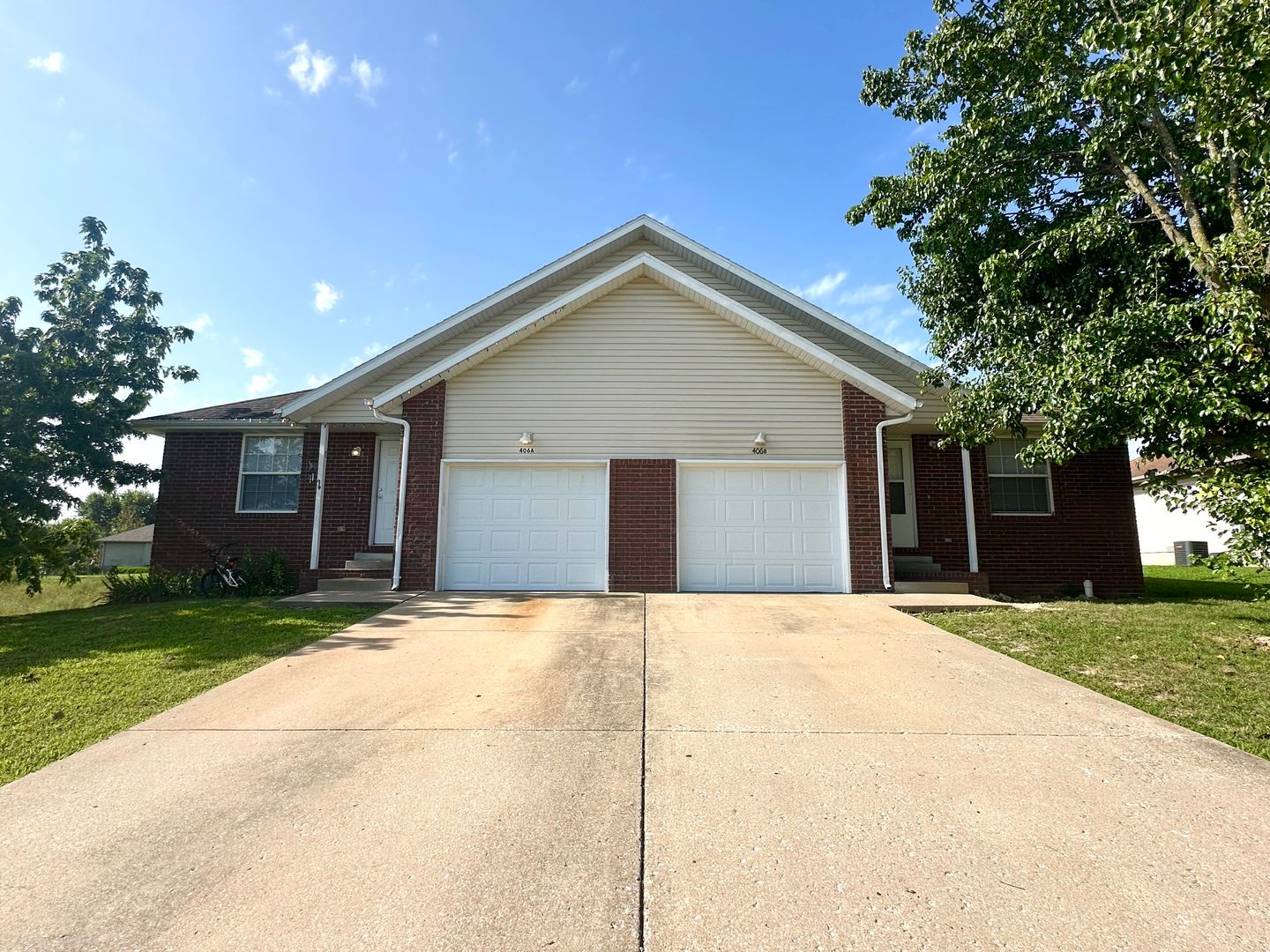 Clever Apartment: 406 W Pawnee Ln
