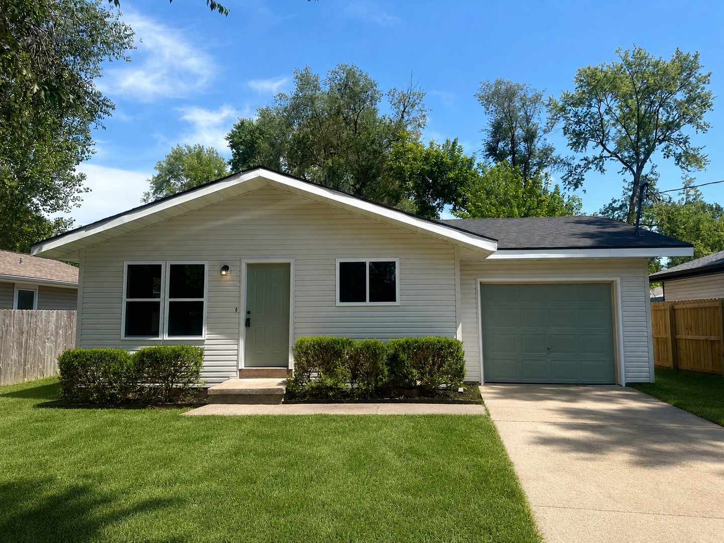 property 1838 N. Hillcrest Ave